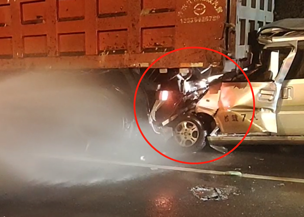 痛心！車主身亡，留下37個液化氣罐……