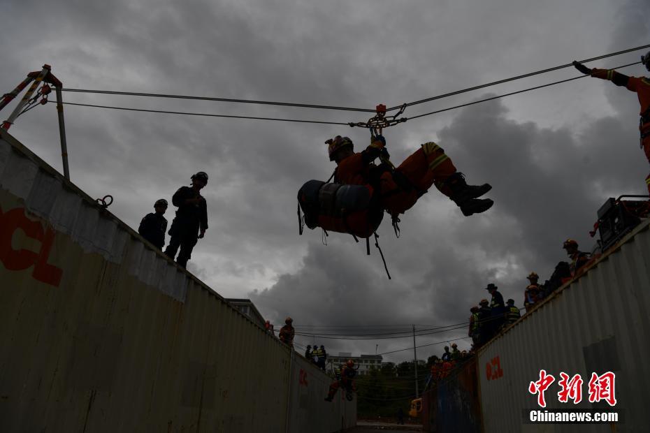 【中新網(wǎng)】云南省消防救援總隊舉行練兵比武競賽