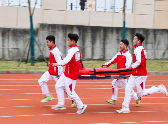 沖沖沖！大學(xué)生“消防智勇大沖關(guān)”來(lái)了