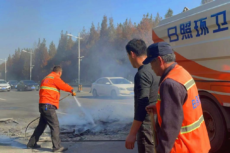 叮咚！環(huán)衛(wèi)洗掃車，秒變“消防車”