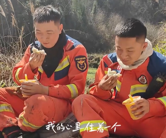 愛笑的小孩
